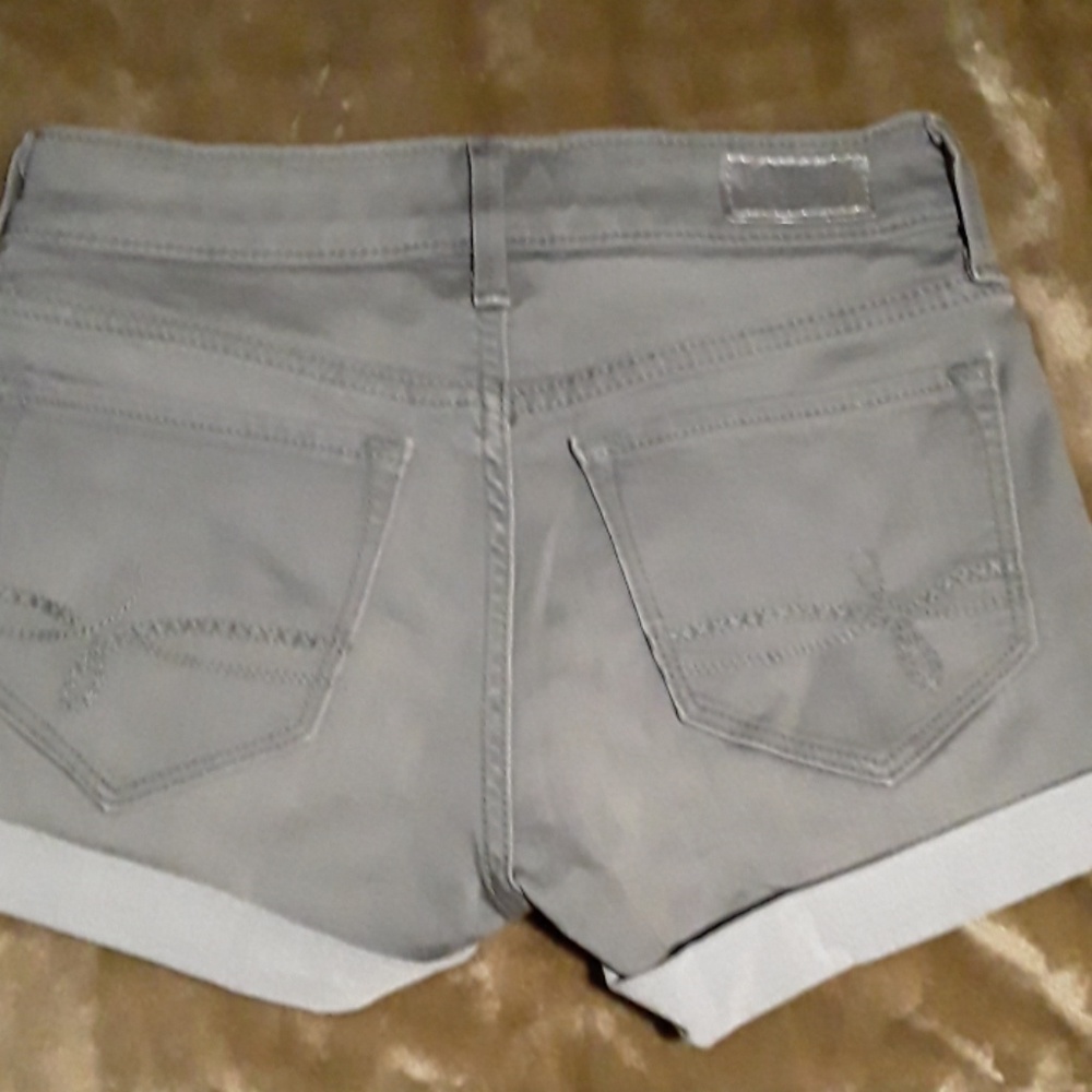Shorts - Picture 3 of 3